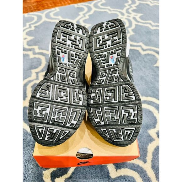 Women's Air Max SNDR Silver and Anthracite sz 6 - Picture 6 of 10